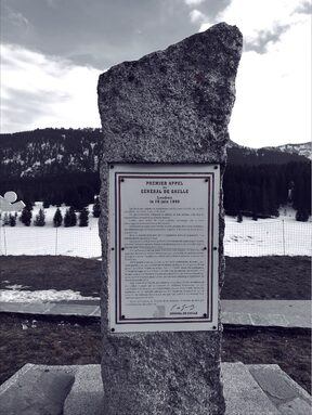Stèle commémorative du 1er appel du Général De Gaulle le 18 juin 1940, Glières